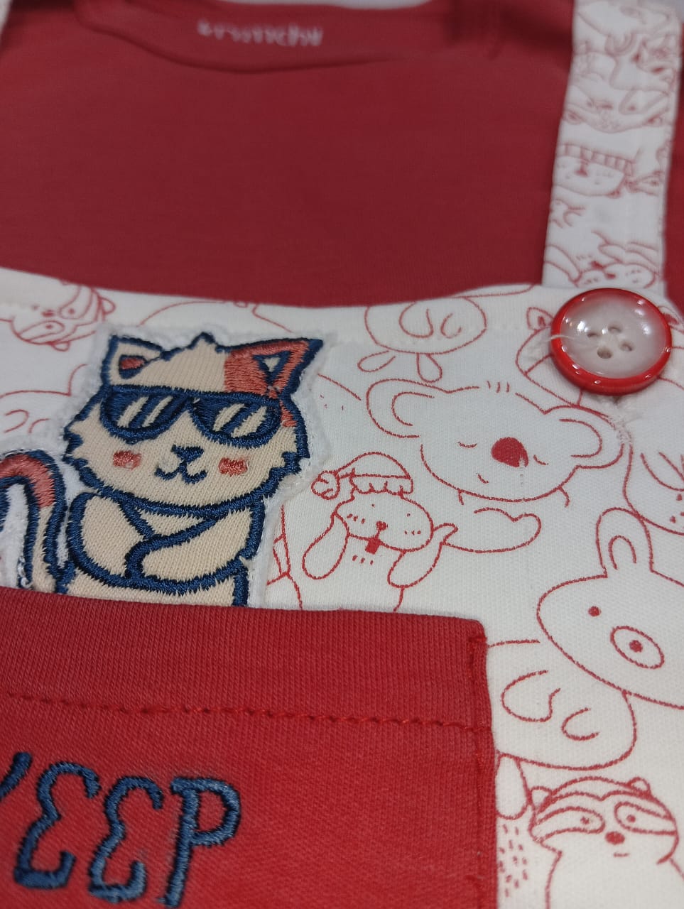 Kids Full Sleeves Printed Dungaree with Applique Kitty - Red